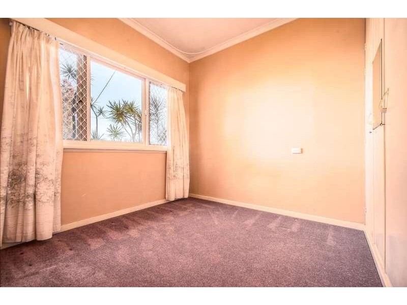 18 Clarke Street, East Cannington WA 6107