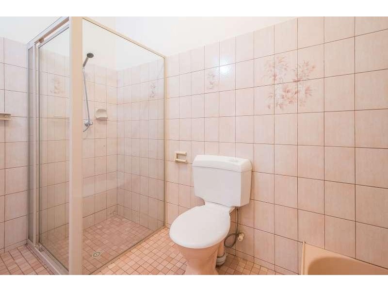 18 Clarke Street, East Cannington WA 6107