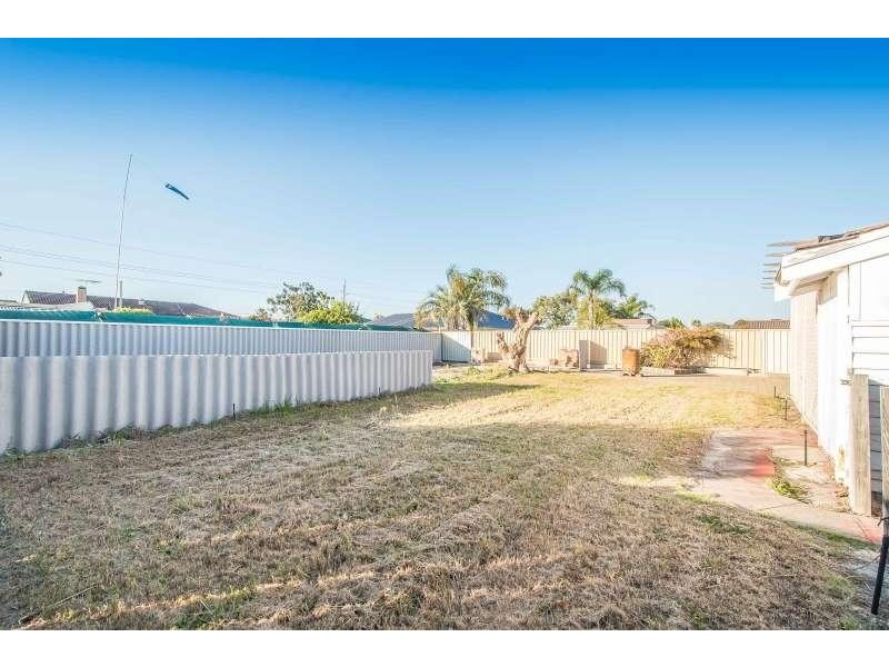18 Clarke Street, East Cannington WA 6107