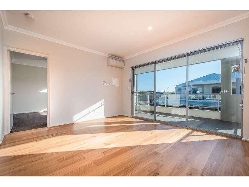 15/233 Wharf Street, Queens Park WA 6107