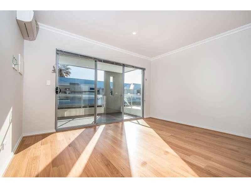 15/233 Wharf Street, Queens Park WA 6107