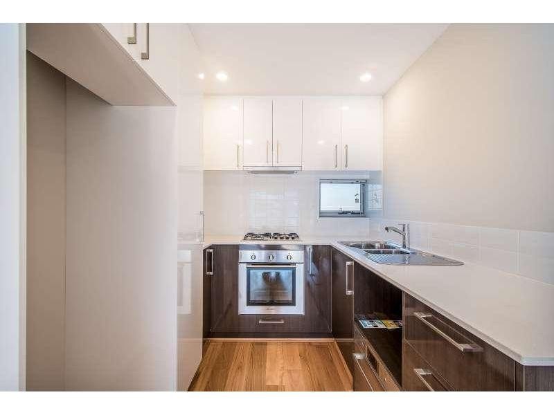 15/233 Wharf Street, Queens Park WA 6107