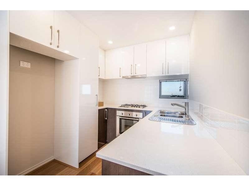 15/233 Wharf Street, Queens Park WA 6107