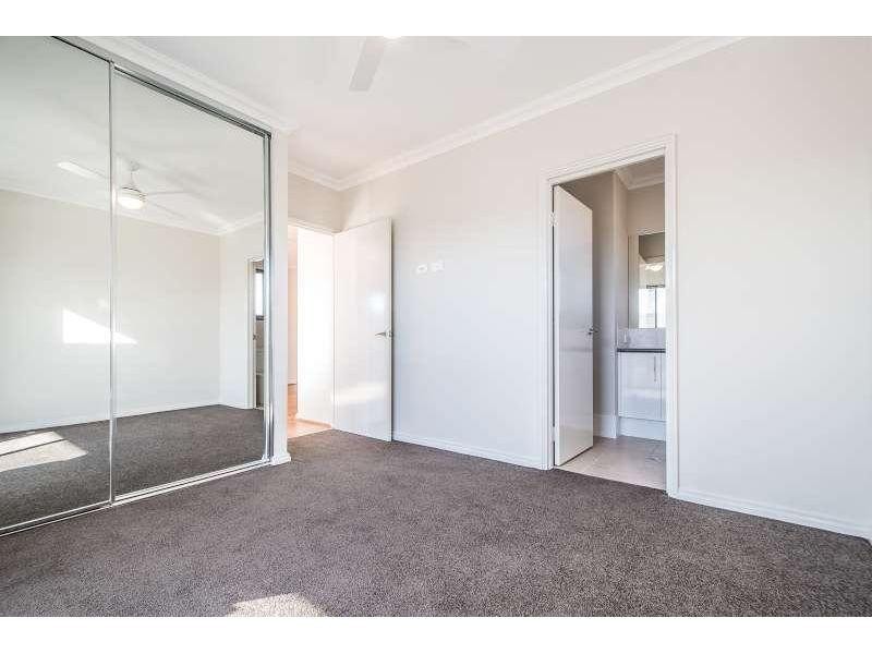 15/233 Wharf Street, Queens Park WA 6107