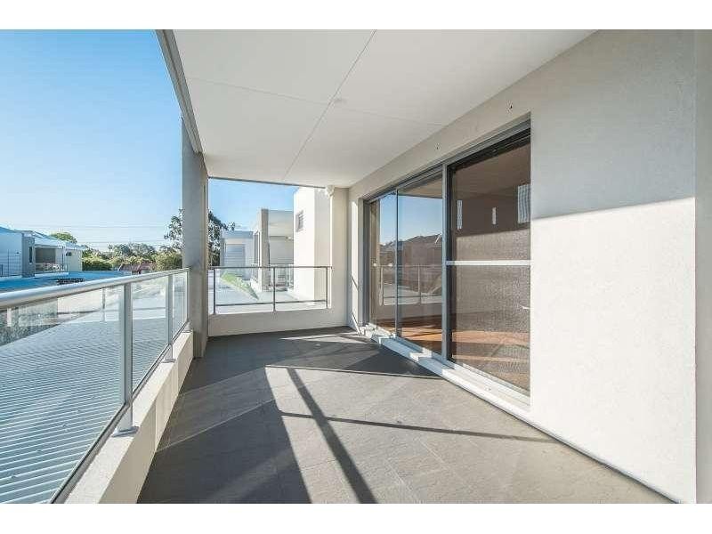 15/233 Wharf Street, Queens Park WA 6107