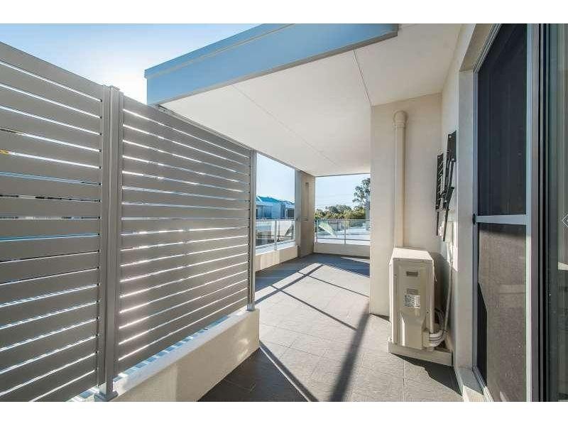 15/233 Wharf Street, Queens Park WA 6107