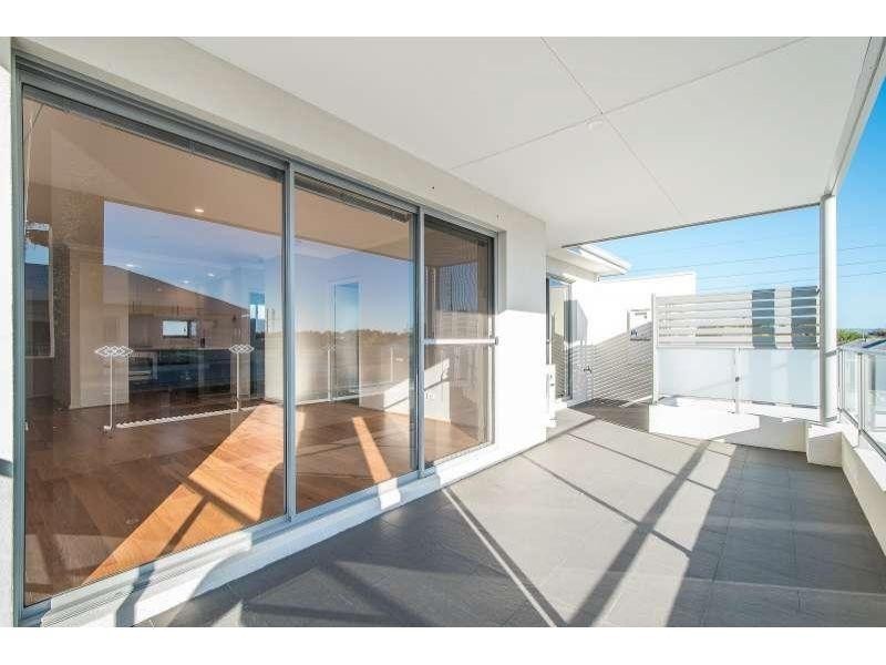 15/233 Wharf Street, Queens Park WA 6107