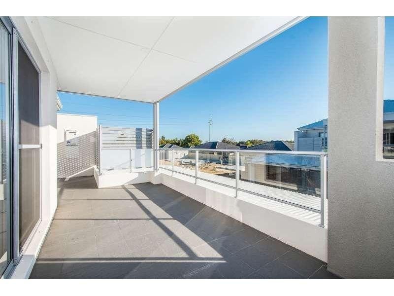 15/233 Wharf Street, Queens Park WA 6107