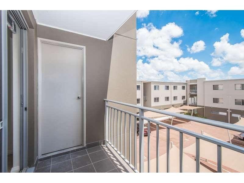 28/3 Villa Pass, Ellenbrook WA 6069