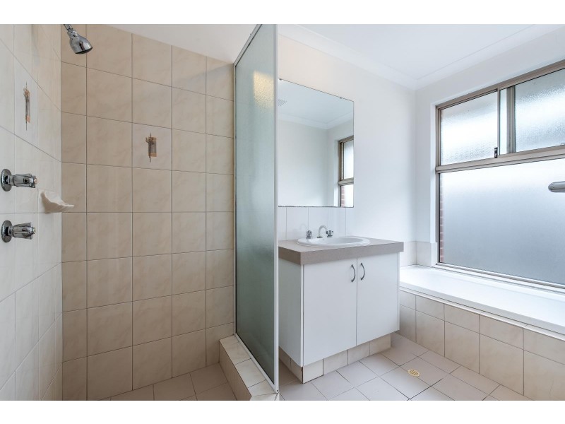 8 Carita Court, Maddington WA 6109