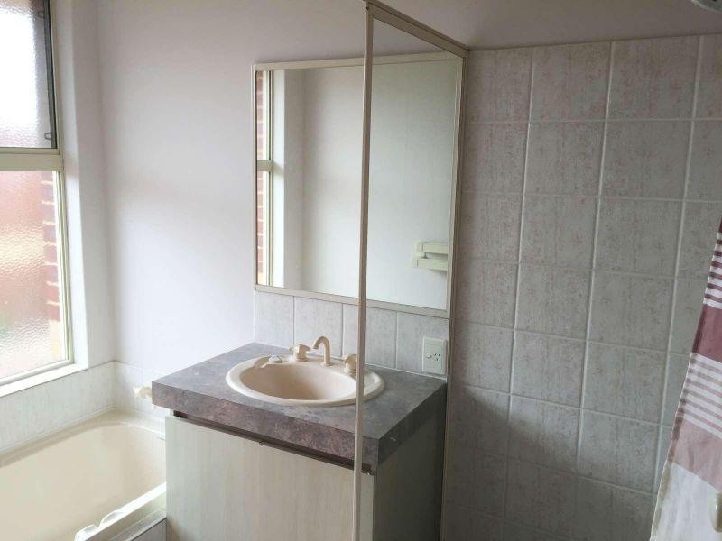 2A Skytown Place, Queens Park WA 6107