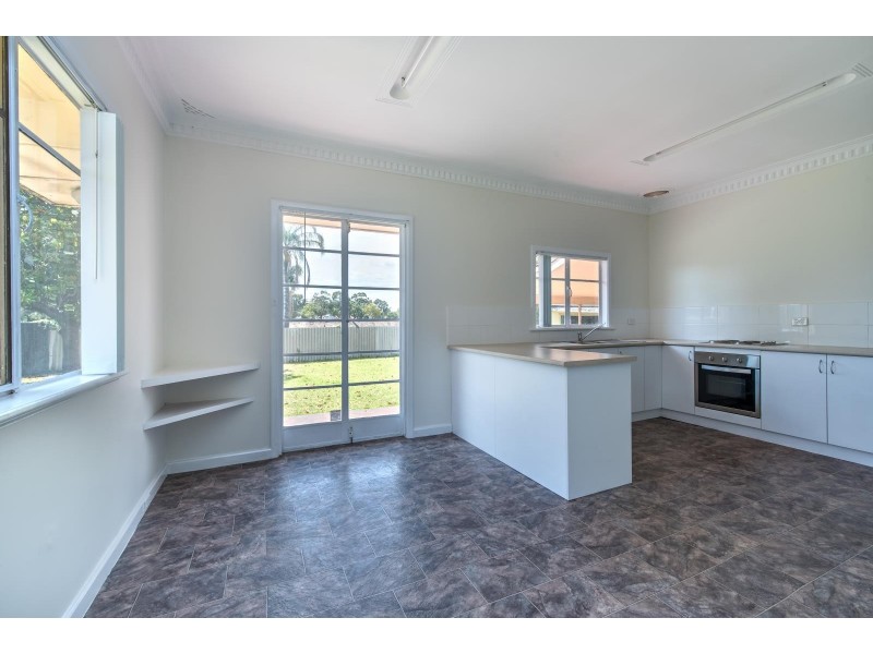 8 Olga Road, Maddington WA 6109