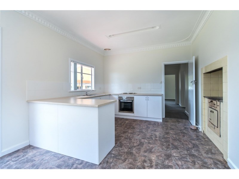8 Olga Road, Maddington WA 6109