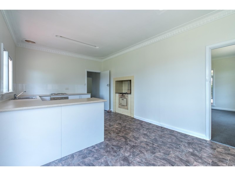 8 Olga Road, Maddington WA 6109