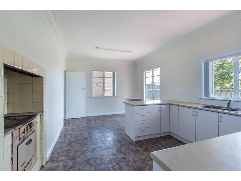 8 Olga Road, Maddington WA 6109
