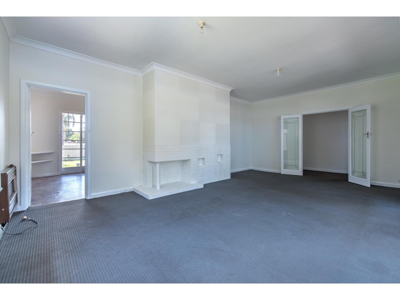 8 Olga Road, Maddington WA 6109
