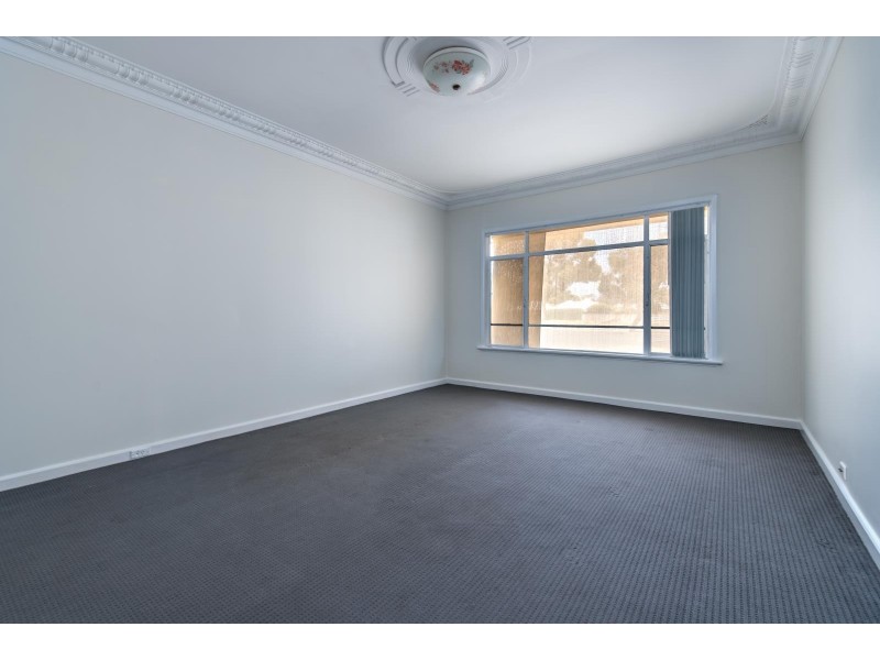 8 Olga Road, Maddington WA 6109