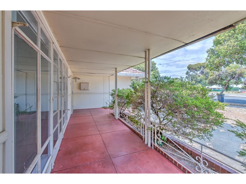 8 Olga Road, Maddington WA 6109