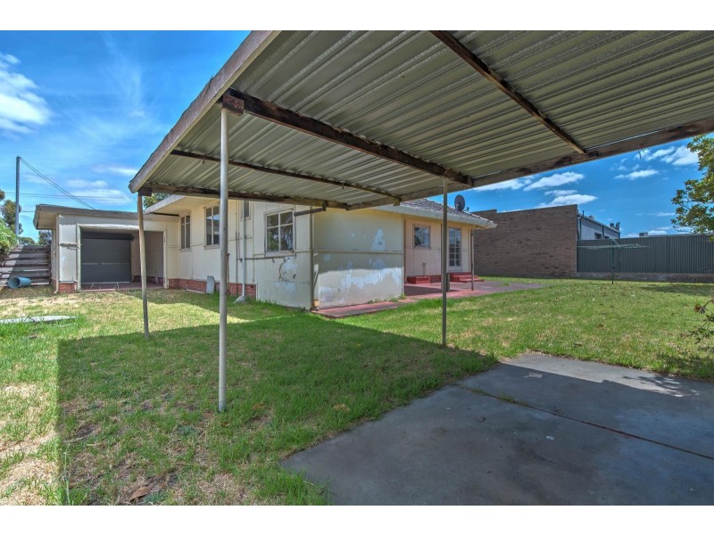 8 Olga Road, Maddington WA 6109