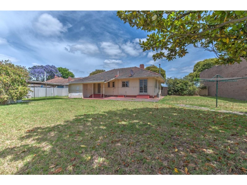 8 Olga Road, Maddington WA 6109