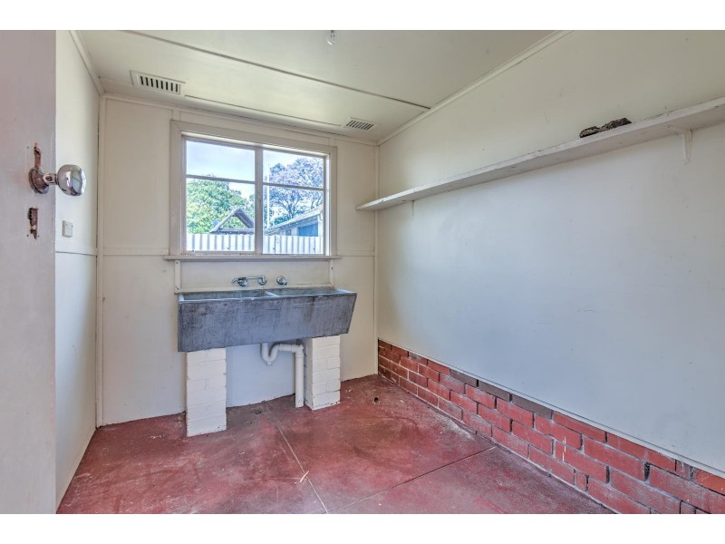 8 Olga Road, Maddington WA 6109