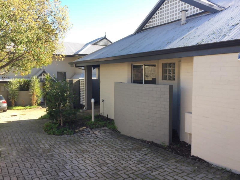 2/89 Mcmaster Street, Victoria Park WA 6100
