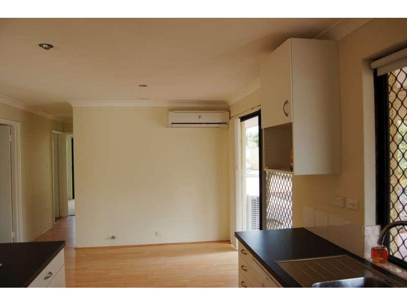 5 Lurnea Ave, Karawara WA 6152