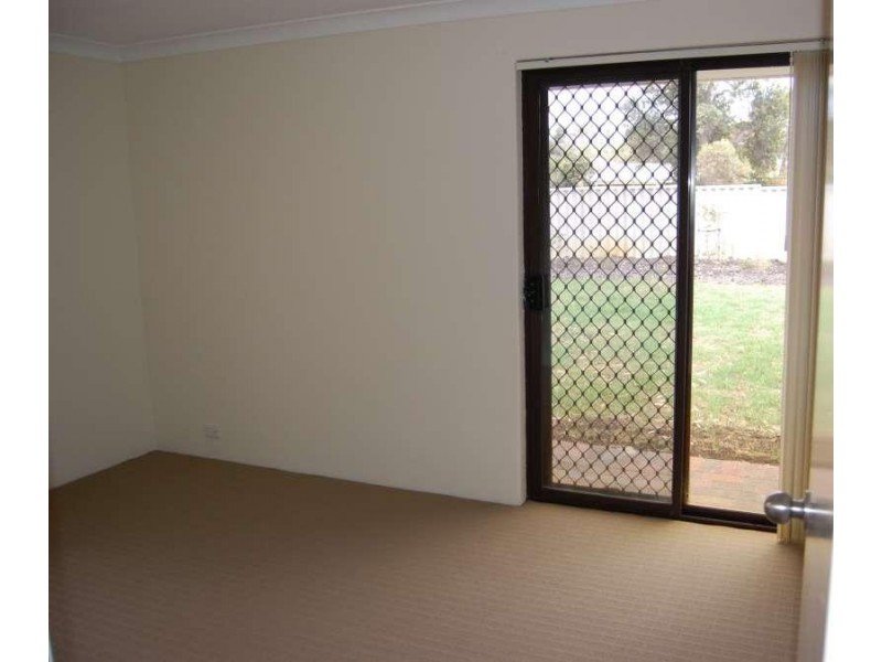 5 Lurnea Ave, Karawara WA 6152