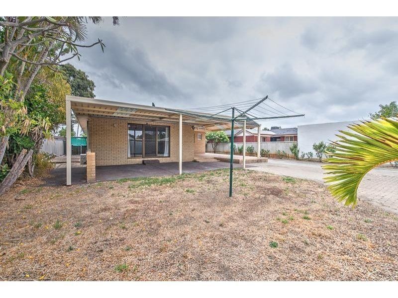 35 Faversham Street, Beckenham WA 6107