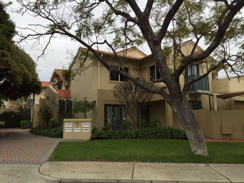 2/14 Macleod Road, Applecross WA 6153