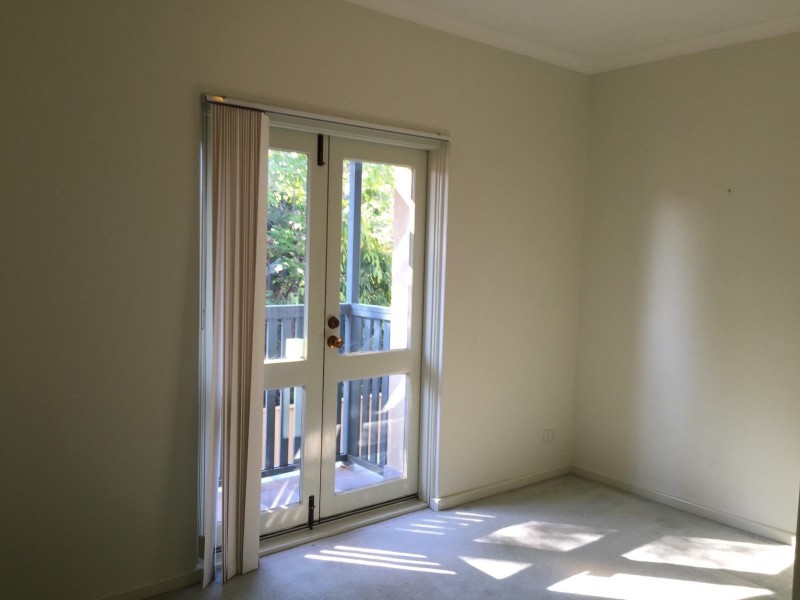 2/14 Macleod Road, Applecross WA 6153