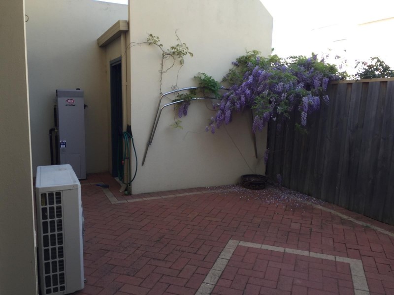 2/14 Macleod Road, Applecross WA 6153