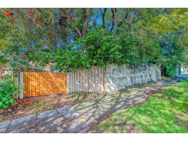 4 Boulder Street, East Victoria Park WA 6101