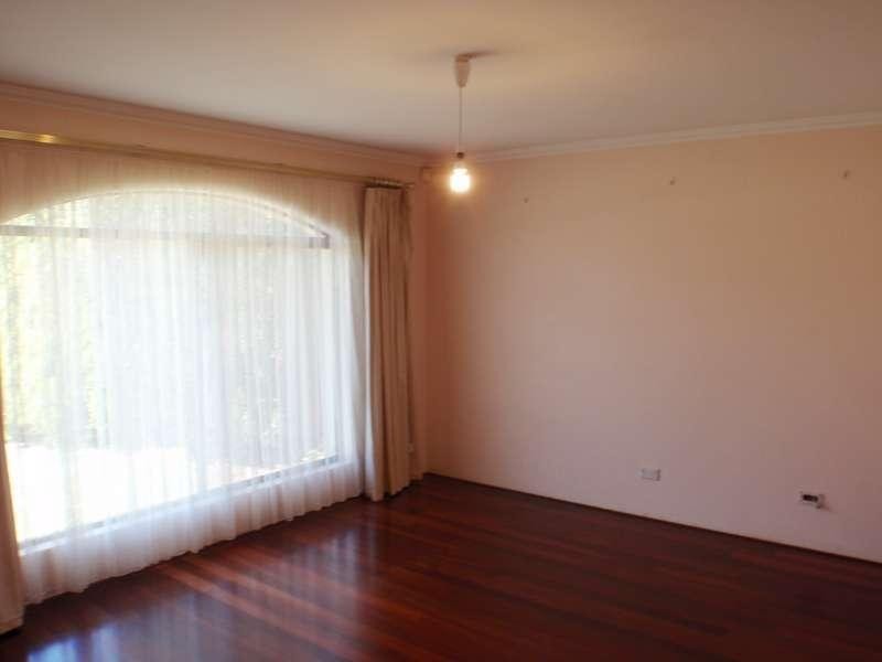 36 Kardan Circuit, Karawara WA 6152