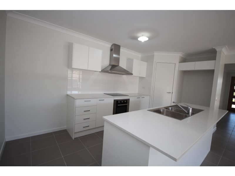 26 Directors Circuit, Jones Hill QLD 4570