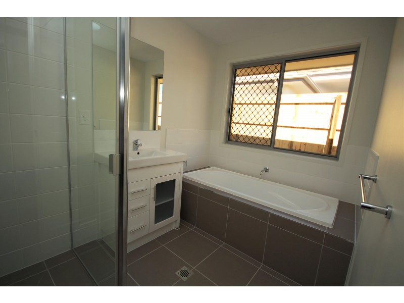 26 Directors Circuit, Jones Hill QLD 4570