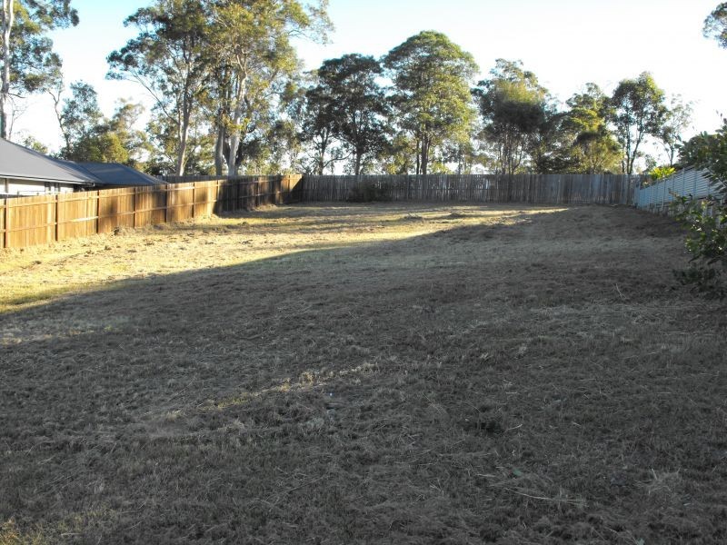 5 Suncrest Court, Southside QLD 4570