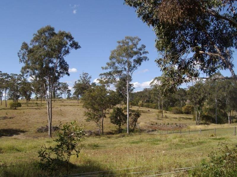 39 LAWSON Road, Pie Creek QLD 4570