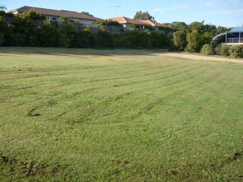 8 BOWLERS Drive, Southside QLD 4570