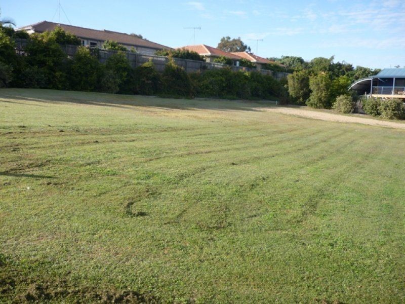 8 BOWLERS Drive, Southside QLD 4570