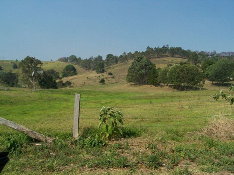 12 Highfield Road, Chatsworth QLD 4570