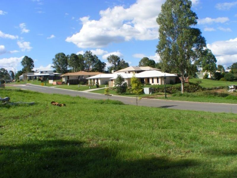 7 Rocklea Drive, Southside QLD 4570