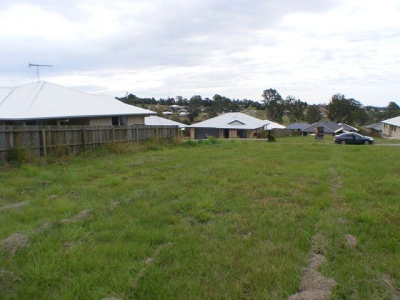 14 Principal Place, Jones Hill QLD 4570