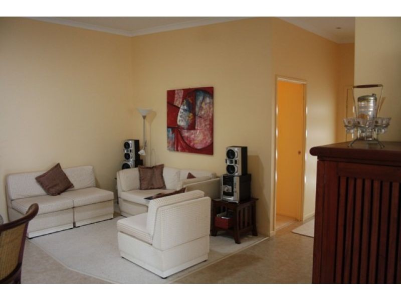 7 Suncrest Court, Southside QLD 4570