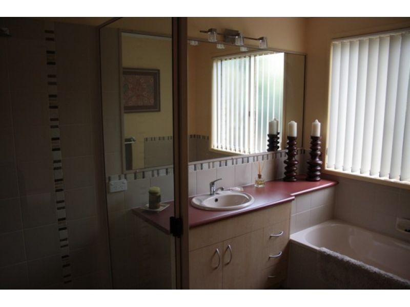 7 Suncrest Court, Southside QLD 4570