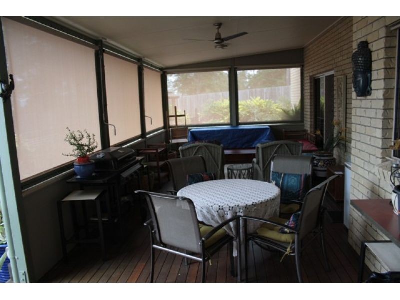 7 Suncrest Court, Southside QLD 4570