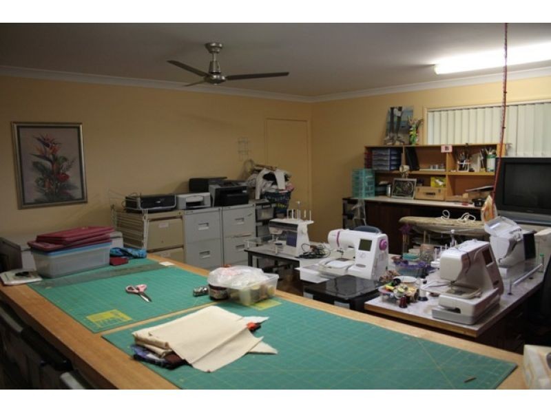 7 Suncrest Court, Southside QLD 4570