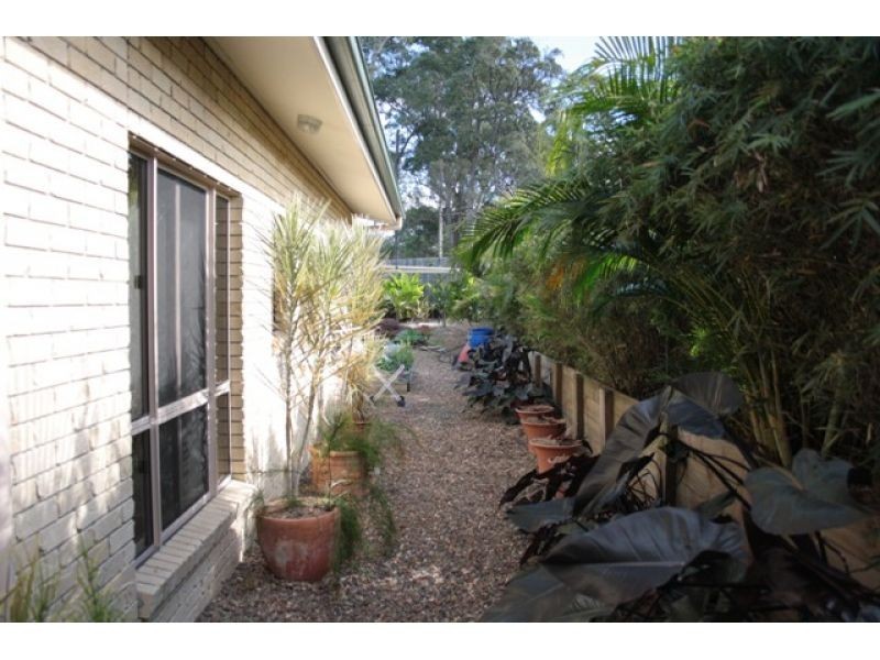 7 Suncrest Court, Southside QLD 4570
