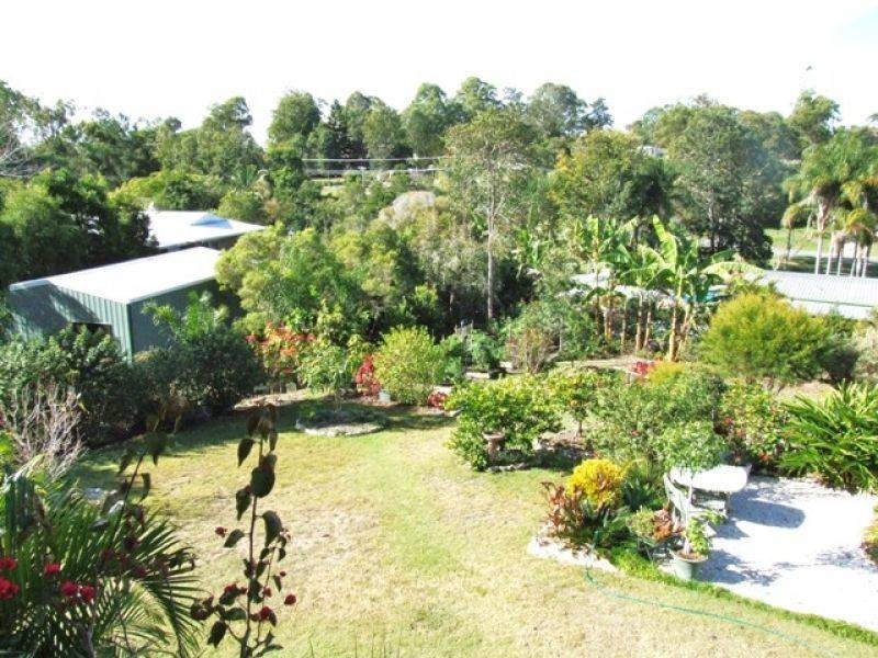 4 Farmborough Court, Southside QLD 4570