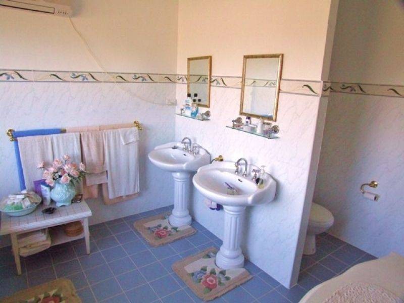 4 Farmborough Court, Southside QLD 4570